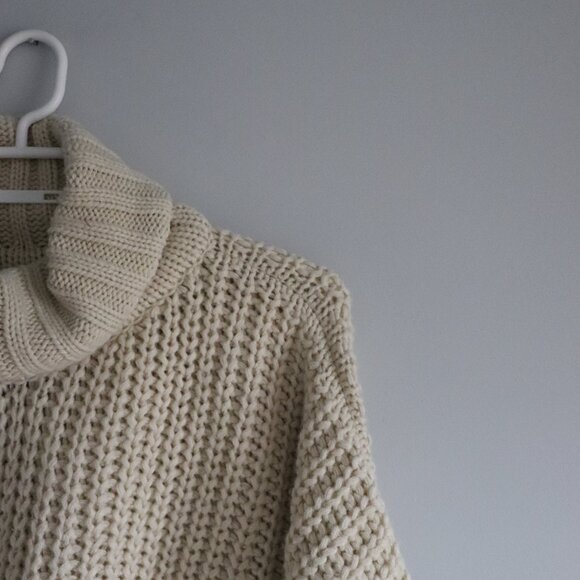 Steve Madden Womens US OS Cream Chunky Knit Turtleneck Pullover Poncho Sweater - Picture 6 of 11